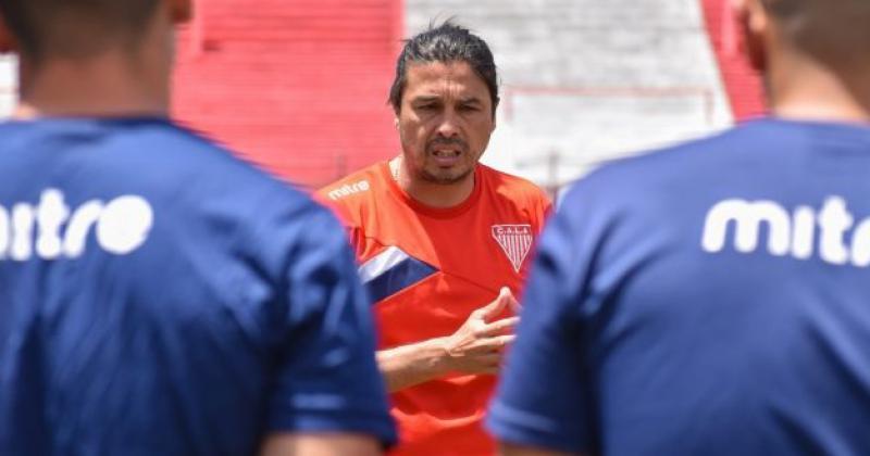 Salomón quiere llegar bien al duelo con el Quemero