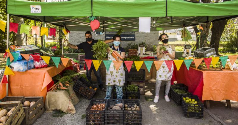 Preparan una nueva feria de alimentacioacuten saludable en Banfield