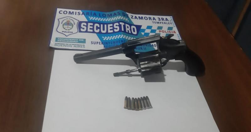 La pistola incautada