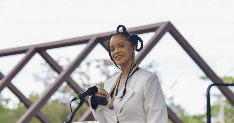 Rihanna heroiacutena nacional de Barbados