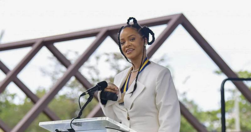 Rihanna heroiacutena nacional de Barbados