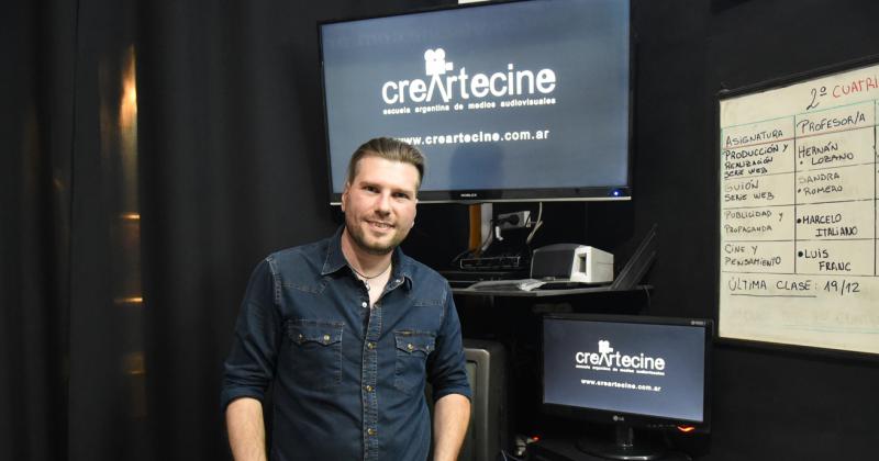 En 2012 fundó CreArteCine una escuela de medios audiovisuales