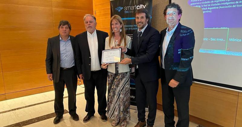 Alejandra Insaurralde recibió el premio Govtech por Lomas