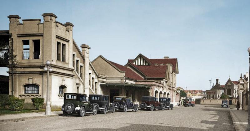 Una foto de la estación de Lomas de 1936 hecha en color