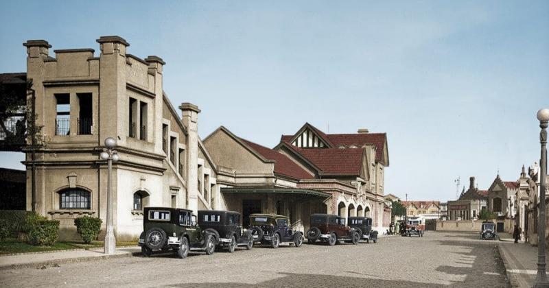 Una foto de la estación de Lomas de 1936 hecha en color