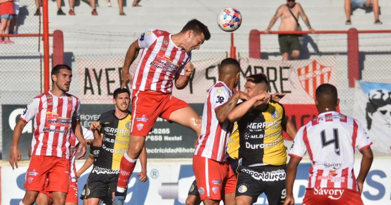 Talleres jugó un buen partido pero no le alcanzó
