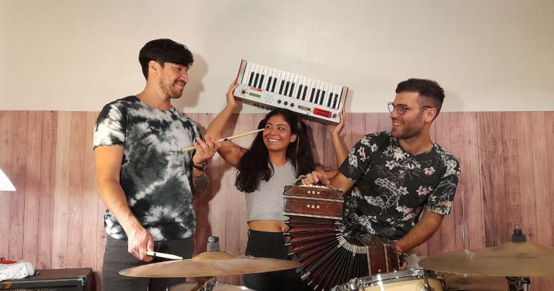 Gilada en formato de power triacuteo se presenta en Niceto Bar
