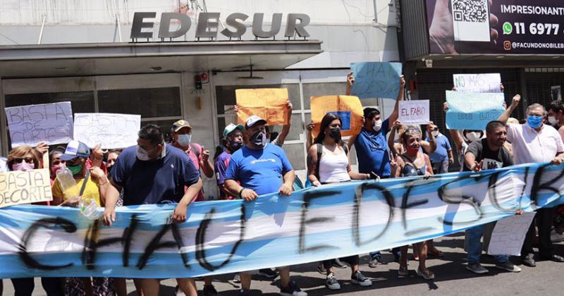 Lomas- vecinos marchan contra Edesur por los reiterados cortes