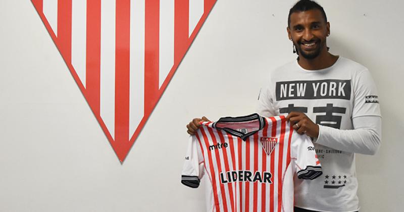 Los Andes oficializoacute la llegada de Matiacuteas Presentado