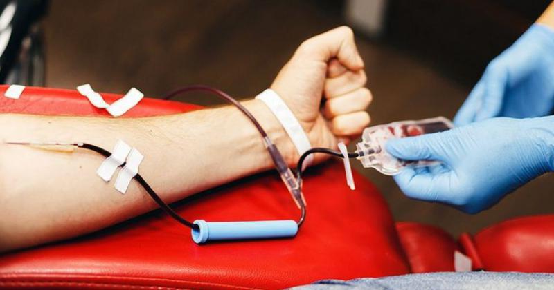 Donar sangre salva entre tres y cuatro vidas