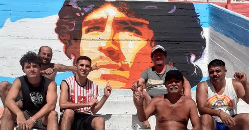 Hicieron un mural de Maradona en una de las tribunas del Club Los Andes 