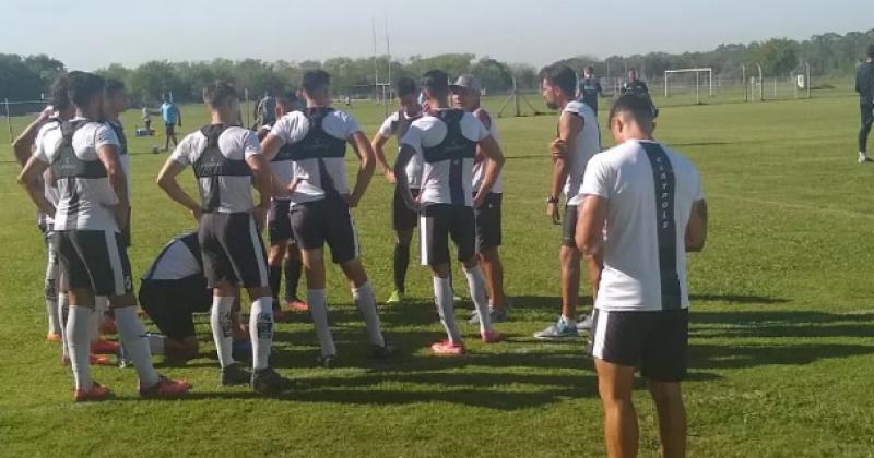 Claypole suma minutos de acción previo al debut