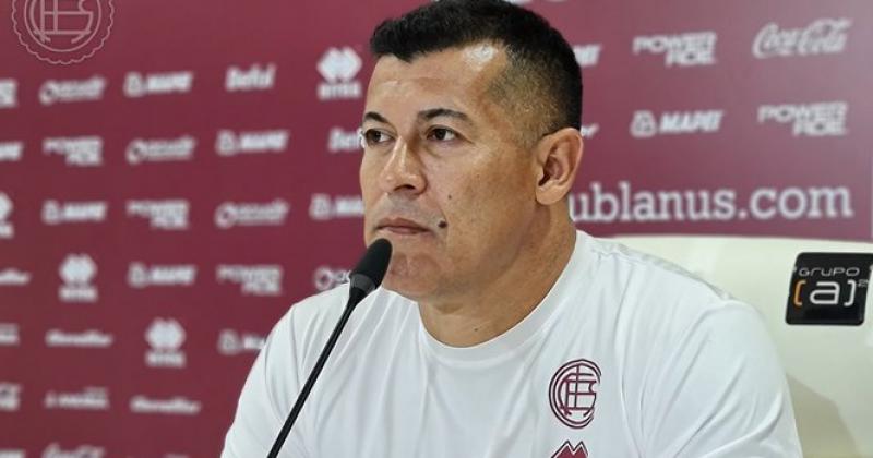 Jorge Almirón en conferencia de prensa