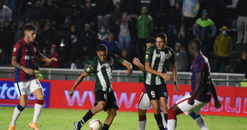 Banfield y San Lorenzo igualaron sin goles en el Lencho Sola