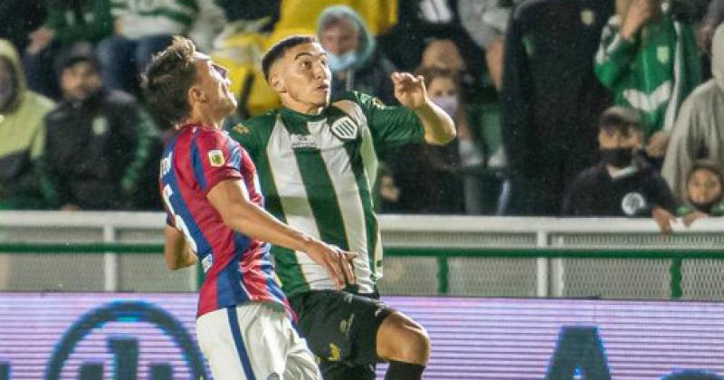 Perales en una de las corridas frente a San Lorenzo