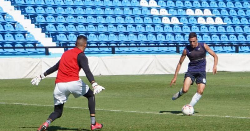 Brian Gómez asistió a Callejos en el gol ante Laferrere