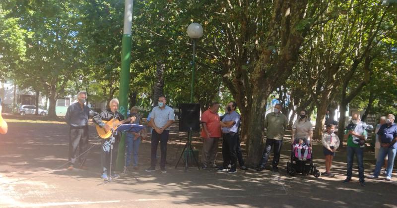 Homenaje a San Martín en la plaza de Turdera