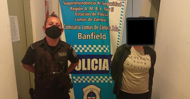 Detienen a una mujer que roboacute un local en Banfield 