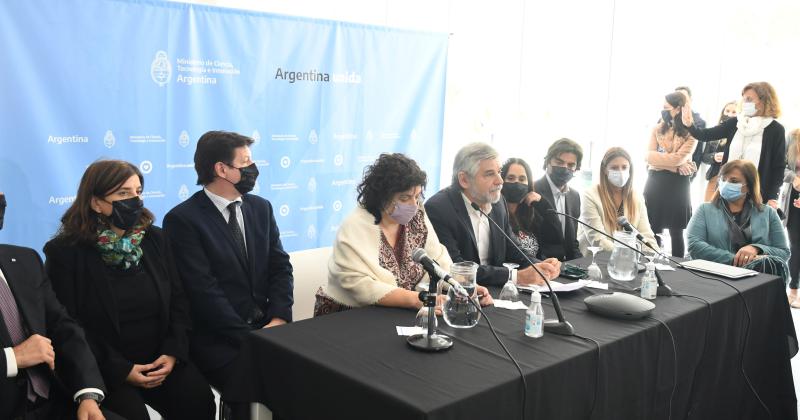 Filmus y Vizotti en el anuncio