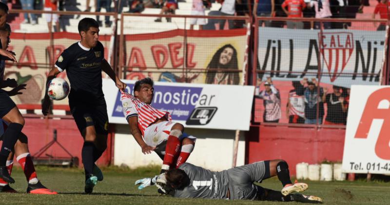 El choque entre Morn y Tursi que lesionó al arquero