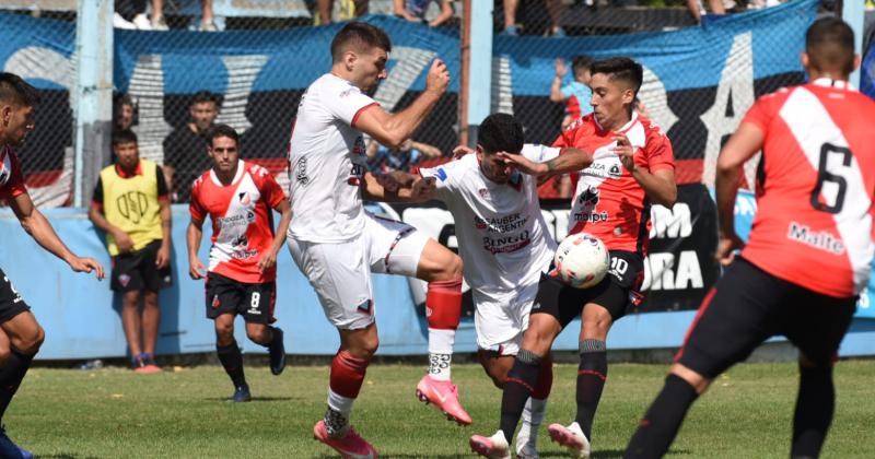 Brown se quedoacute sin invicto por culpa de un soacutelido Maipuacute
