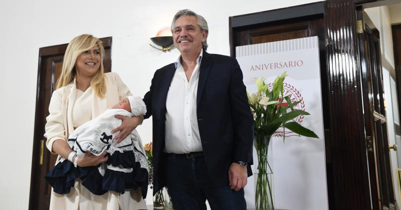 Fabiola Yñez y Alberto Fernndez presentaron a Francisco