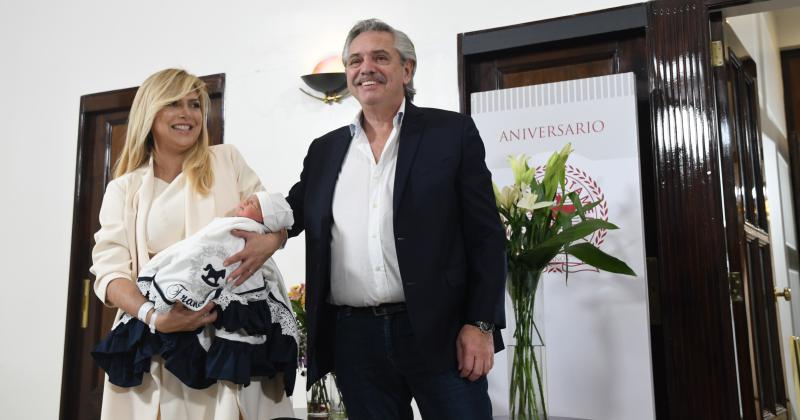 Fabiola Yñez y Alberto Fernndez presentaron a Francisco
