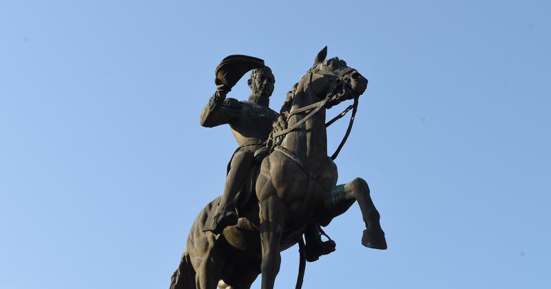 El monumento a San Martín un ícono de la Grigera y del país