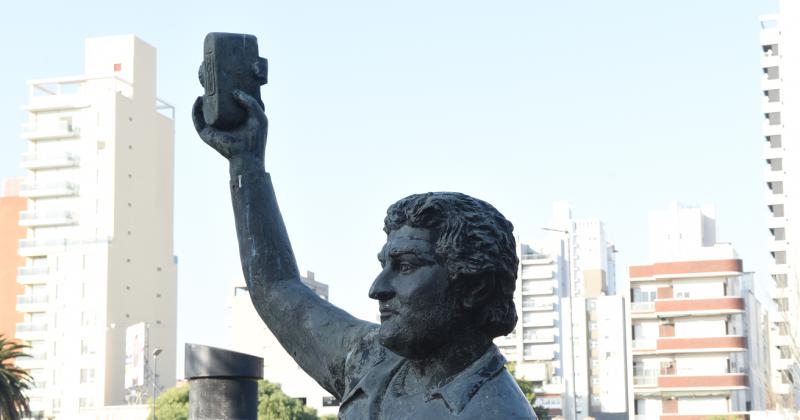 Diacutea de los Monumentos- detalles uacutenicos de las obras de la Grigera