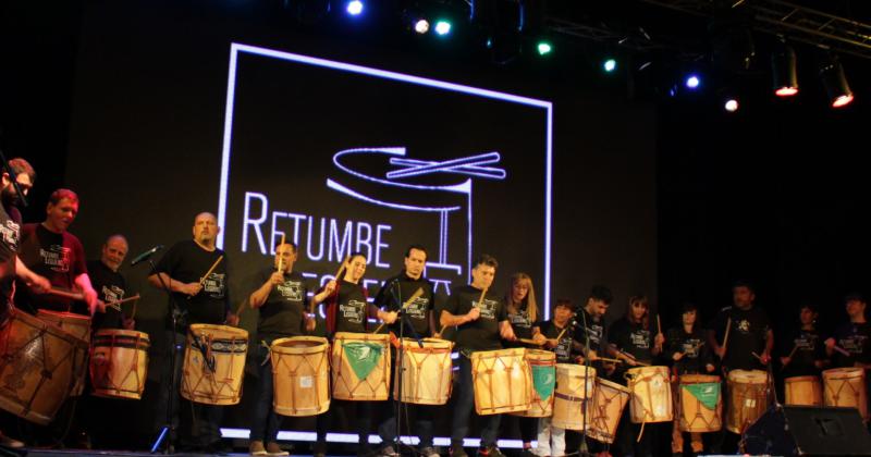 Retumbe Legüero en el Teatro