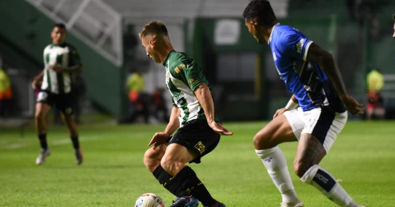 Galoppo cubre la pelota frente a Pérez