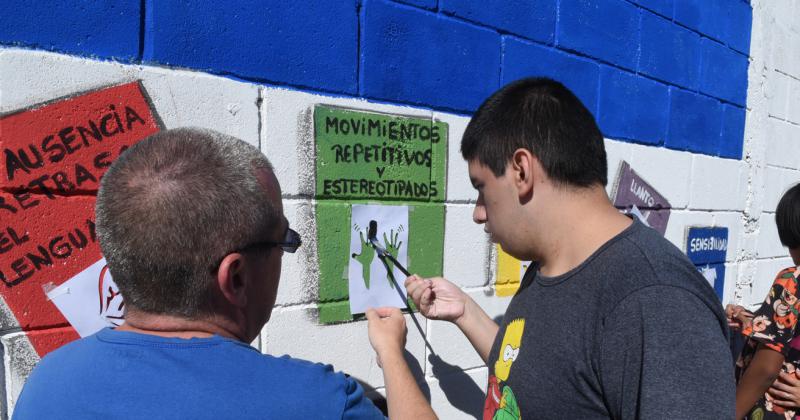 Pintaron un mural para concientizar sobre el autismo en Llavallol