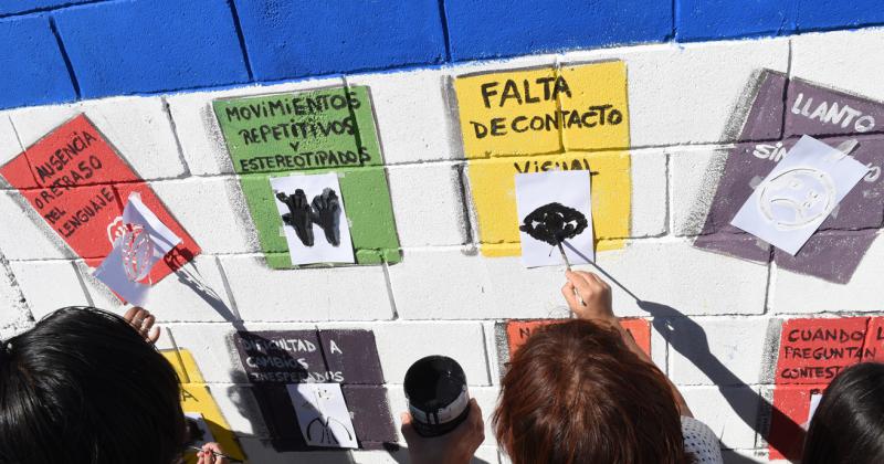 Pintaron un mural para concientizar sobre el autismo en Llavallol