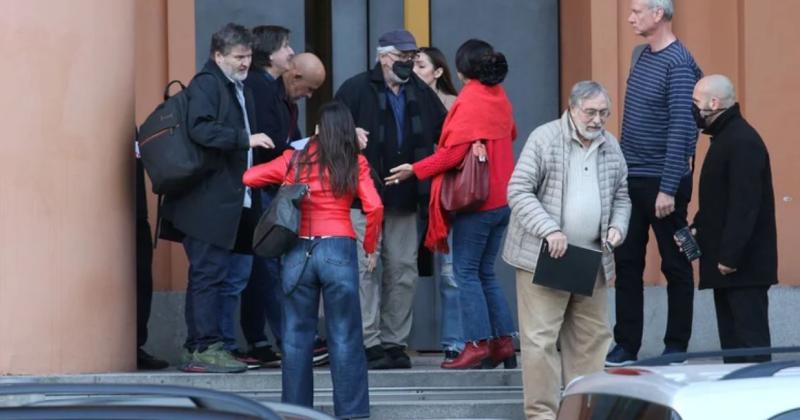 De Niro con barbijo y gorra