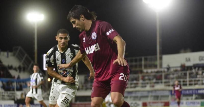 Malcorra anotó un gol y metió los dos centros para los otros tantos de Lanús