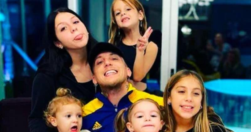 El Polaco festejoacute su cumple con sus ex y sus hijas 