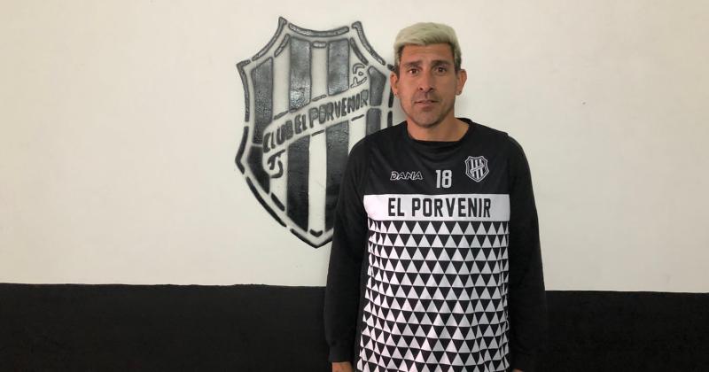 Javier P�ez entrenador de El Porvenir
