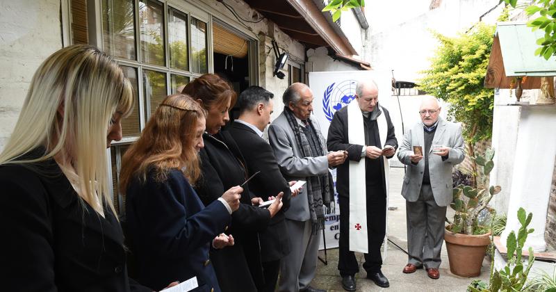 La ceremonia religiosa contó con la presencia del Obispo Jorge Lugones
