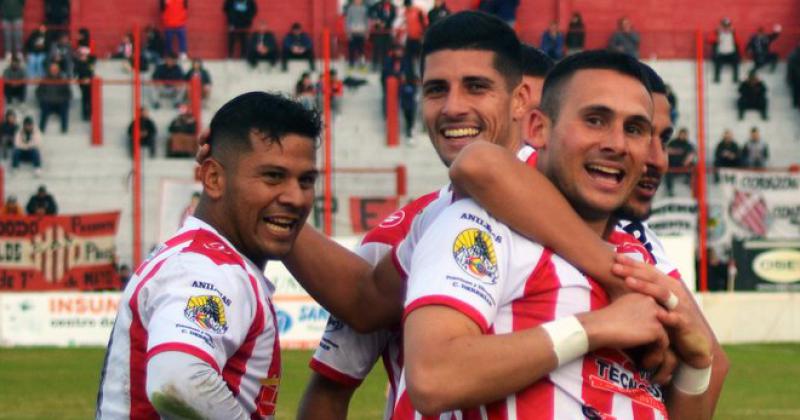 La felicidad de Palmieri tras convertir el gol del triunfo