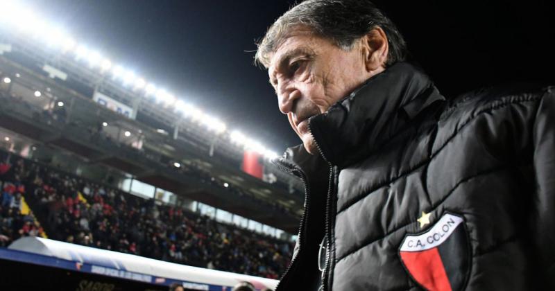 Falcioni vive horas decisivas en Colón