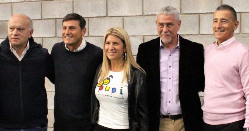 Néstor Grindetti Javier Zanetti y su esposa Paula de la Fuente Jorge Ferraresi y Omar Galdurralde