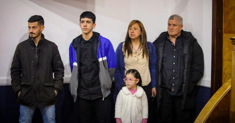 Gustavo fue acompañado por sus entrenadores y su familia