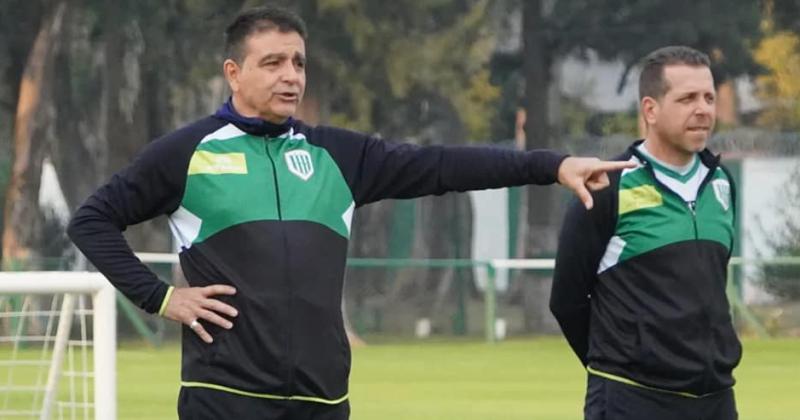 Claudio Vivas metería mano en el equipo