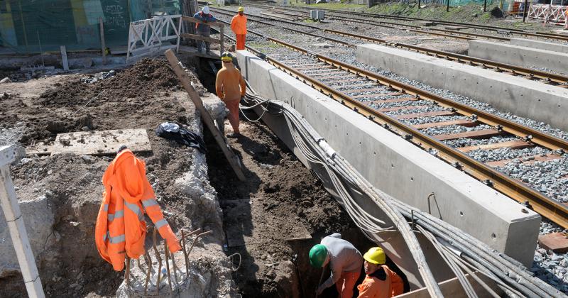 Instalaron el puente ferroviario del nuevo bajo nivel de Loria