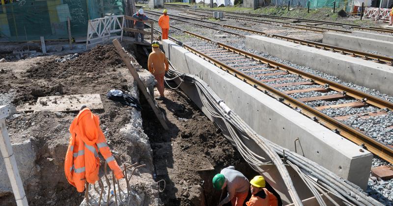 Instalaron el puente ferroviario del nuevo bajo nivel de Loria