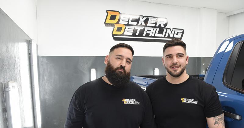 Los Decker y la esteacutetica vehicular un hobbie que se transformoacute en salida laboral
