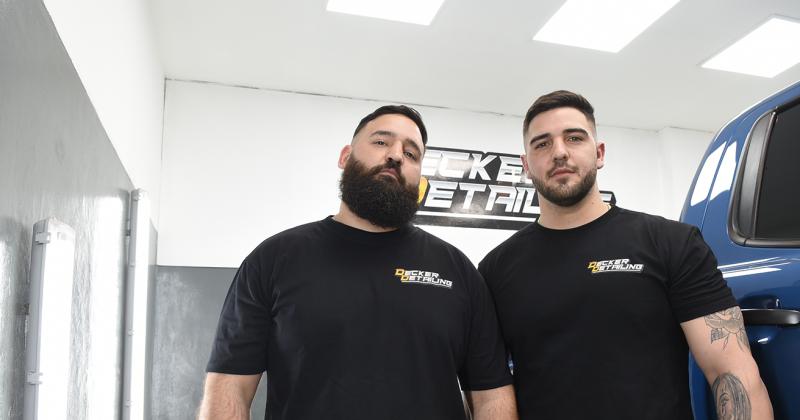 Los Decker y la esteacutetica vehicular un hobbie que se transformoacute en salida laboral