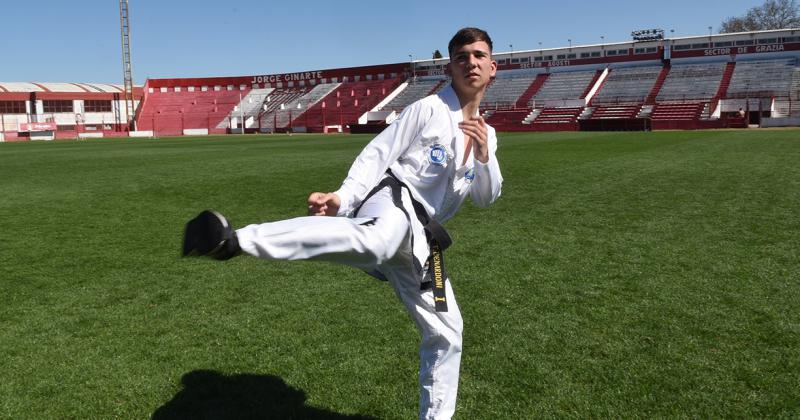 Campeoacuten del mundo en taekwondo y futbolista- el talento de Tomaacutes Benardoni
