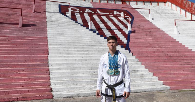 Campeoacuten del mundo en taekwondo y futbolista- el talento de Tomaacutes Benardoni