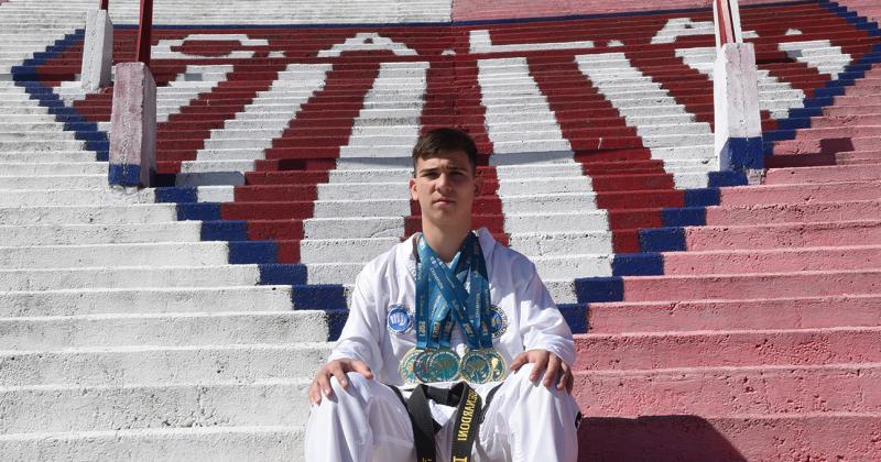 Campeoacuten del mundo en taekwondo y futbolista- el talento de Tomaacutes Benardoni